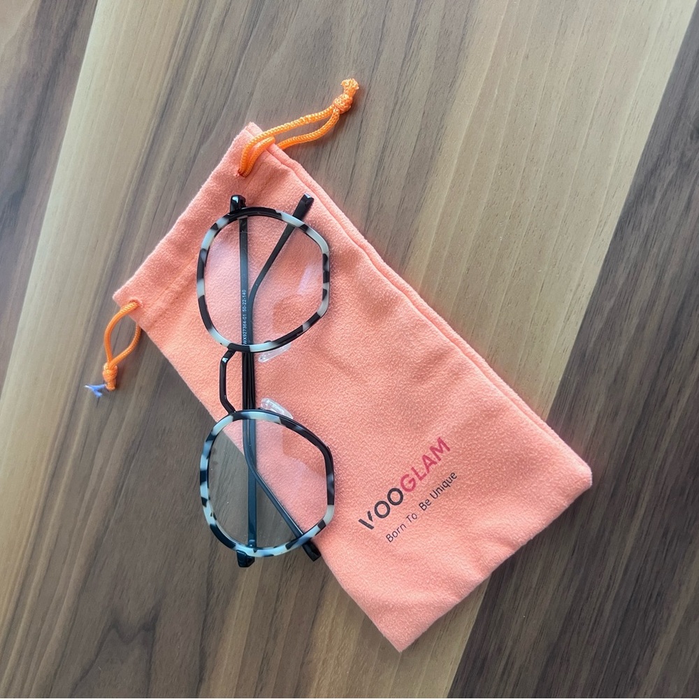 Vooglam Tortoise Shell Glasses